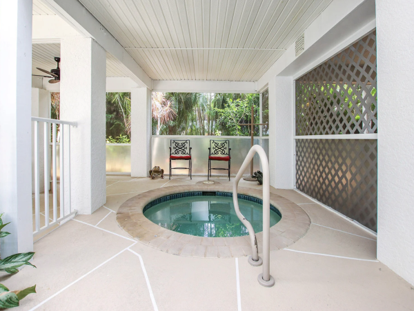 Stunning Luxury Vacation Home With Private Pool in Captiva